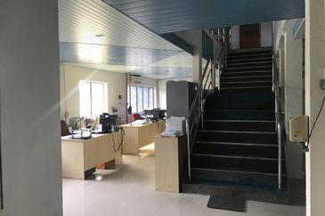 OFF JALAN BUKIT KEMUNING