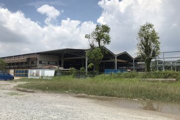 OFF JALAN BUKIT KEMUNING