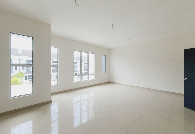 SIZE 22x75 | NEW 2 Sty Terraced House Kota Warisan Taman Suria Warisan