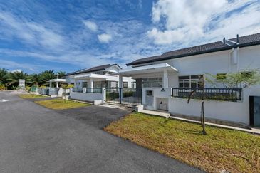 RUMAH BARU | BOOKING RENDAH Semi D 1 Tingkat Bukit Changgang Banting Near KLIA