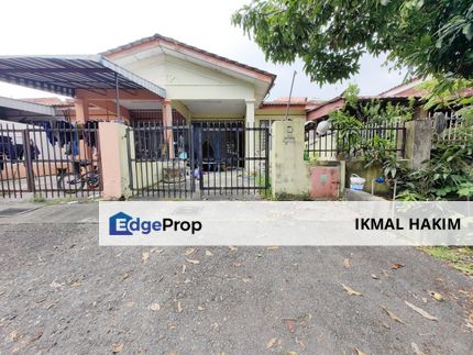 Rumah Untuk Dijual Single Storey Taman Seroja Bandar Baru Salak Tinggi Facing Open, Selangor, Sepang