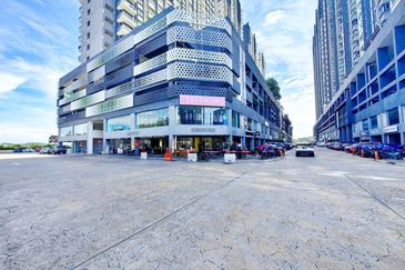 2 Sty Corner Lot Shop Office Savanna Southville City