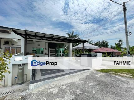 Corner lot. Nicely renovated unit. Taman Salak Kasturi. Sepang. , Selangor, Sepang