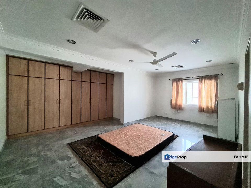 Penthouse. 4 parking lots. Kemensah Villa Condominium. Taman Melawati. , Selangor, Taman Melawati