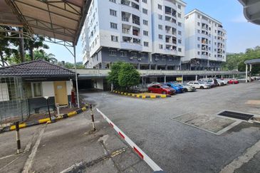 Kemensah Villa Condominium