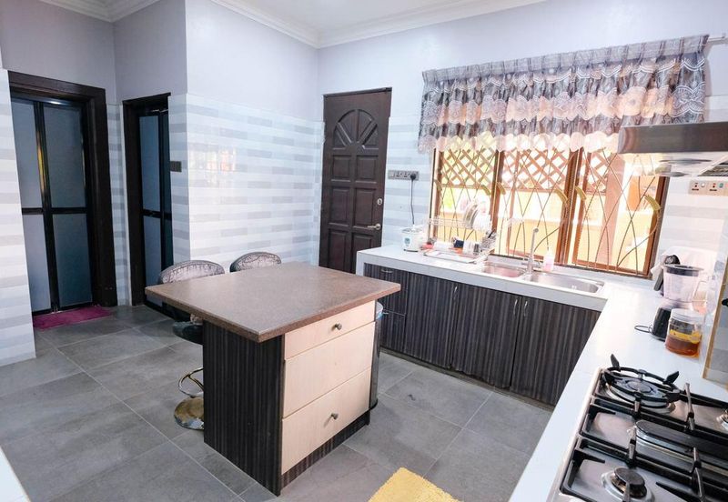 Private pool. South facing. Ara Damansara. 