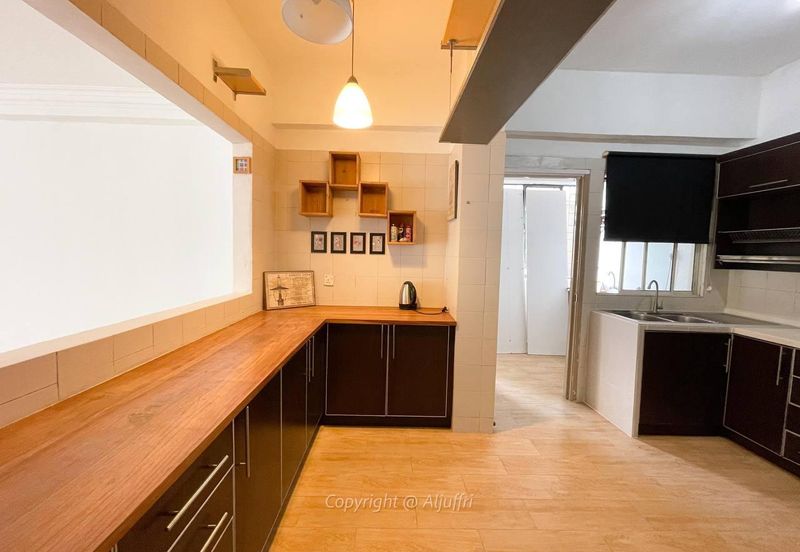 Bungaraya Kondominium, Saujana Subang