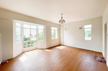 Bungaraya Kondominium, Saujana Subang