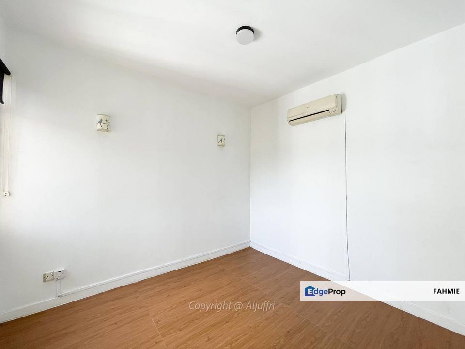 Freehold. Bungaraya Condominium. Saujana Subang. , Selangor, Saujana 