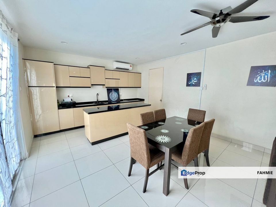 Extended and renovated. Kristal Court. Seksyen 7. Shah Alam. , Selangor, Shah Alam