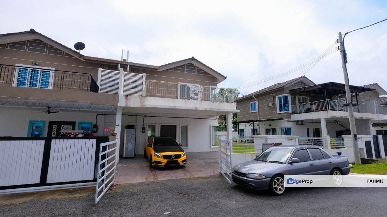 Lake at the back. Taman Desiran Bayu. Puchong. , Selangor, Puchong