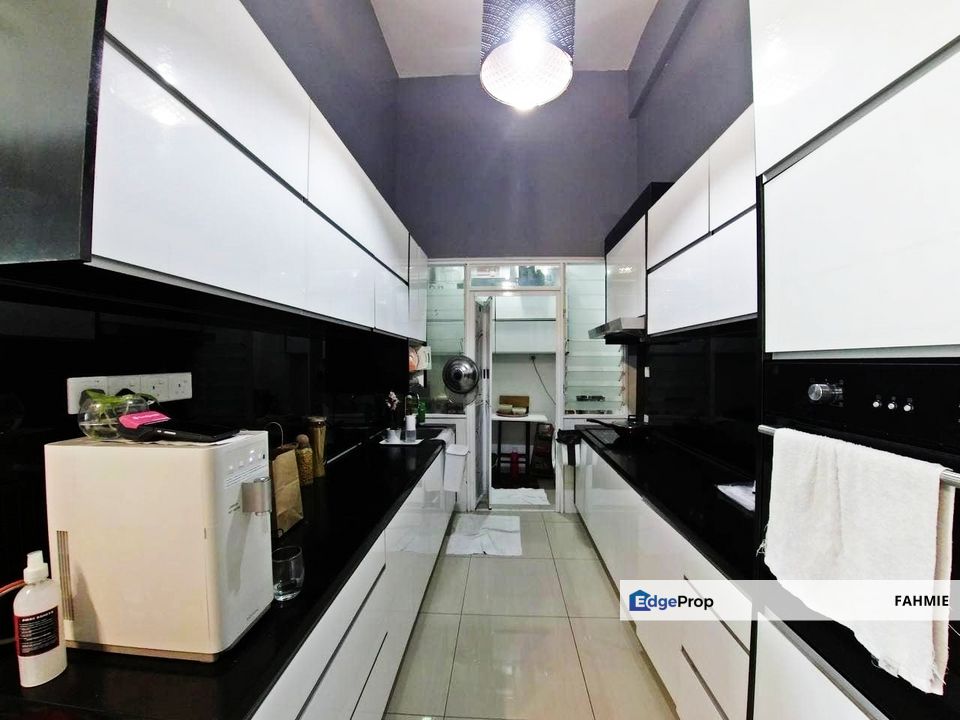 Freehold. High ceiling with terrace garden. Saville Melawati. , Kuala Lumpur, Taman Melawati