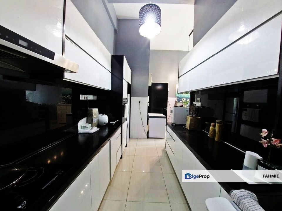 Freehold. High ceiling with terrace garden. Saville Melawati. , Kuala Lumpur, Taman Melawati