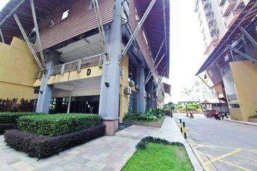 Perdana Exclusive Condominium