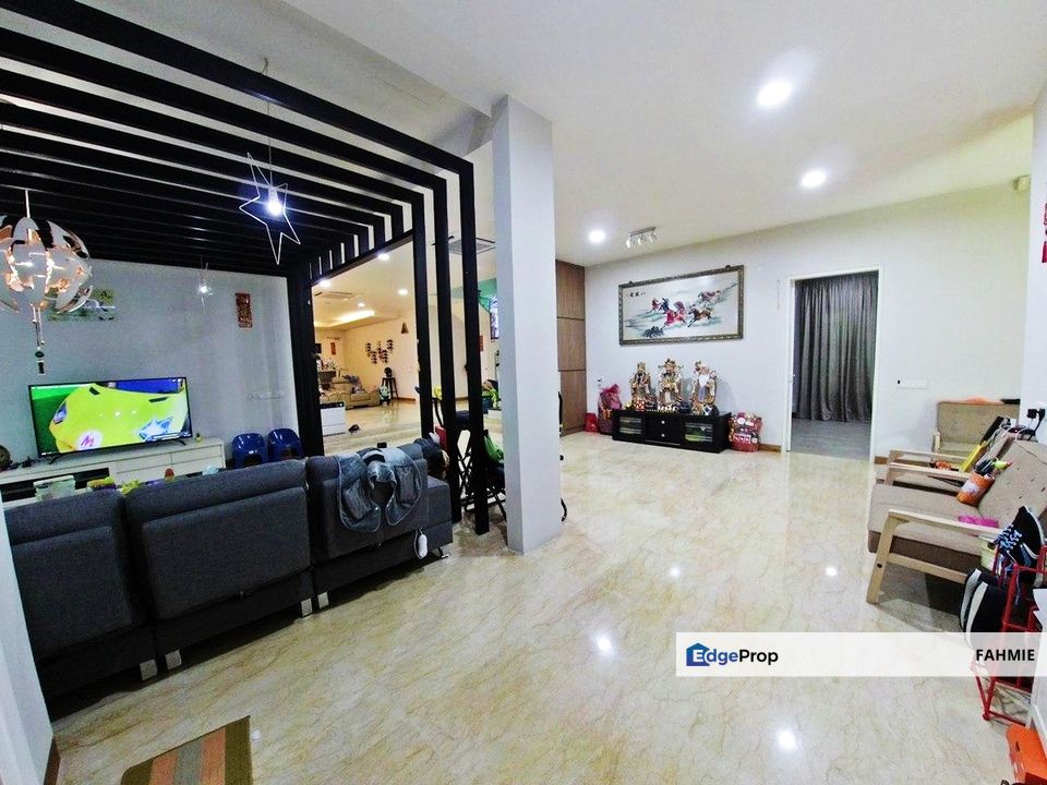 Freehold. Tastefully renovated bungalow. Taman Sri Hijau. Rawang. , Selangor, Rawang