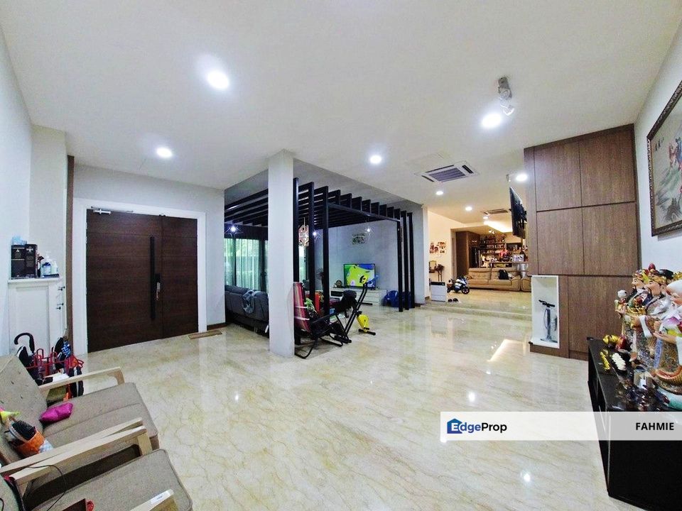 Freehold. Tastefully renovated bungalow. Taman Sri Hijau. Rawang. , Selangor, Rawang
