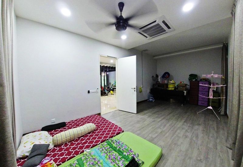 Taman Sri Hijau ( New Green Park )