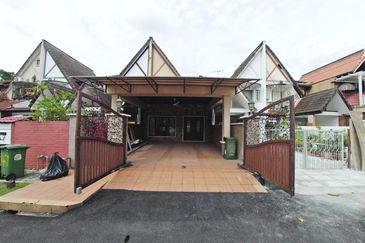 Freehold. Not facing other house. Taman Setiawangsa. 