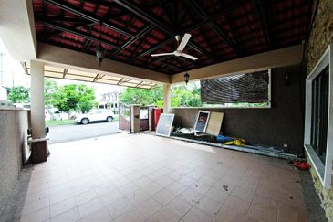 Freehold. Not facing other house. Taman Setiawangsa. 