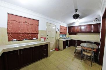 Freehold. Not facing other house. Taman Setiawangsa. 