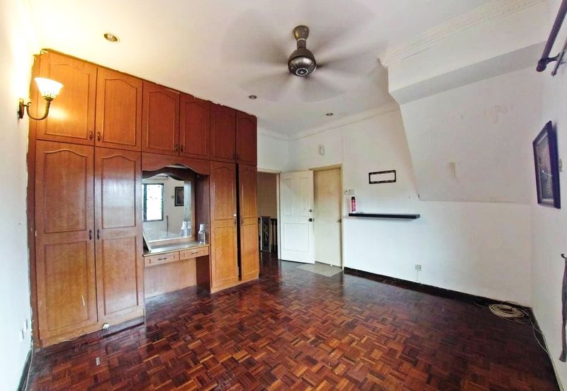 Freehold. Not facing other house. Taman Setiawangsa. 