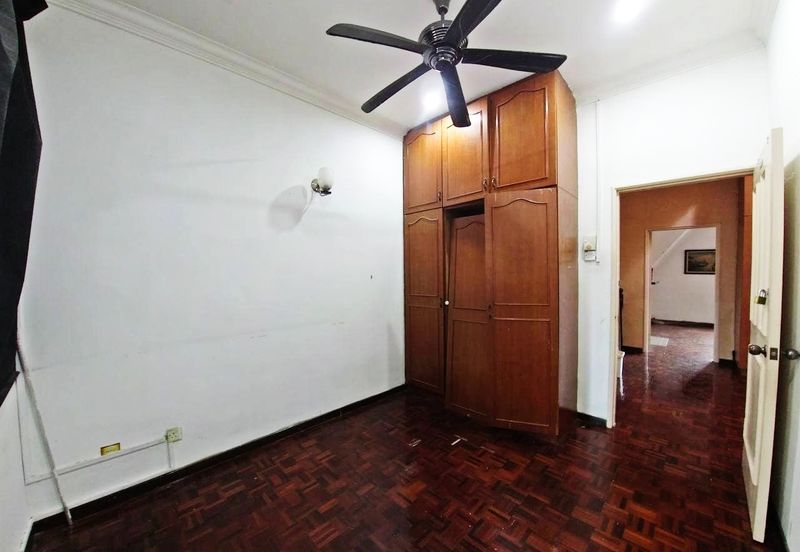 Freehold. Not facing other house. Taman Setiawangsa. 