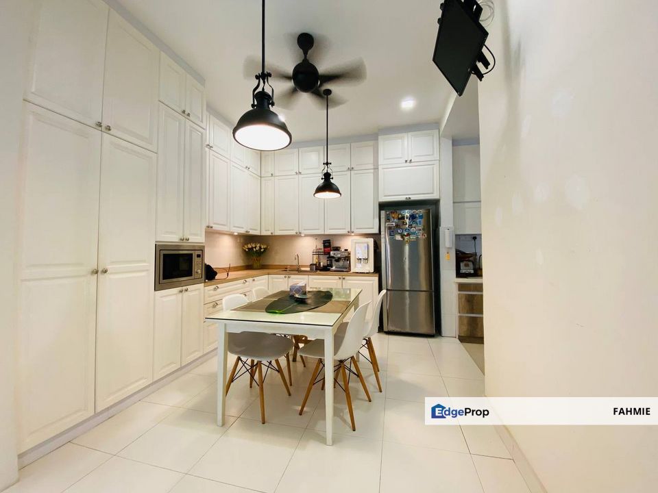 End lot. Not facing other house. Freehold. Clover Park.  Denai Alam., Selangor, Denai Alam