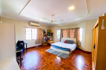 Bandar Tun Hussein Onn