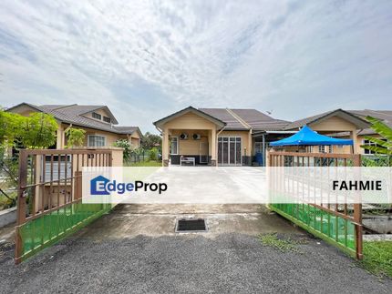 Freehold. Extended and renovated. Taman Merbah. Olak Lempit. Banting. , Selangor, Dengkil