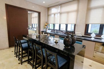 Freehold. With private pool. The Enclave. Bukit Jelutong. 