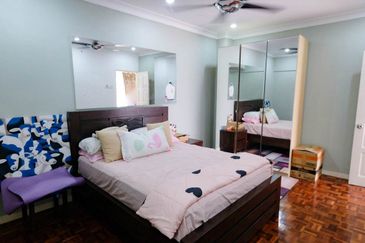 Bungalow on hillside with magnificent view of Bukit Melawati. Taman Melawati. 