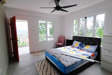 Bungalow on hillside with magnificent view of Bukit Melawati. Taman Melawati. 