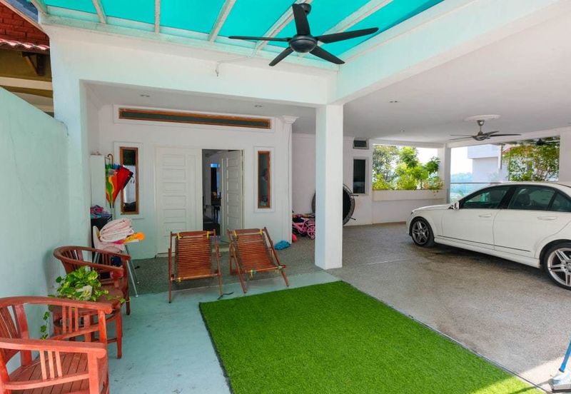 Bungalow on hillside with magnificent view of Bukit Melawati. Taman Melawati. 