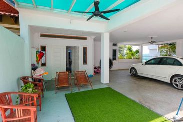 Bungalow on hillside with magnificent view of Bukit Melawati. Taman Melawati. 