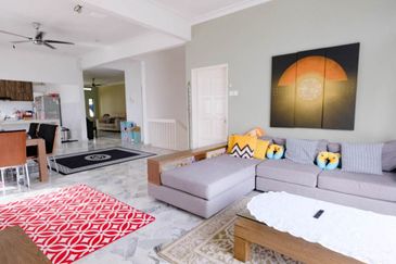 Bungalow on hillside with magnificent view of Bukit Melawati. Taman Melawati. 