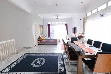 Bungalow on hillside with magnificent view of Bukit Melawati. Taman Melawati. 