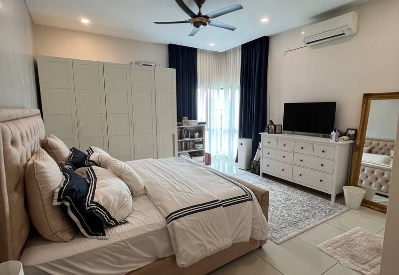 Lake Vista Residence