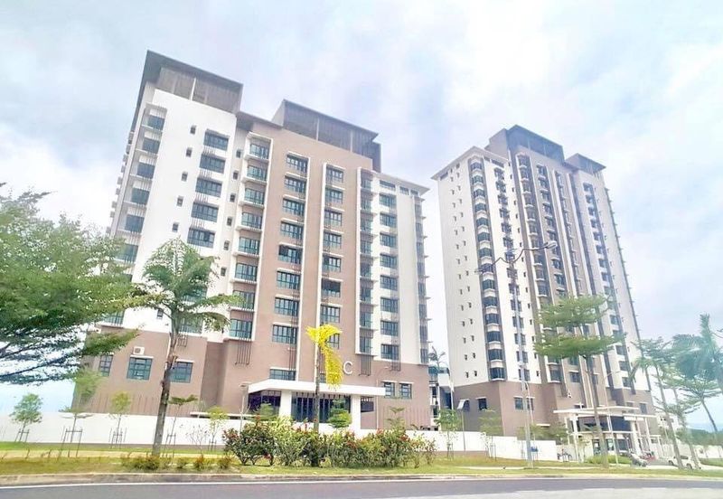 Lake Vista Residence