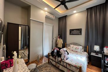 Freehold. Fully renovated. 1080 Residence. Kajang. 