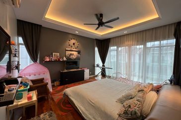 Freehold. Fully renovated. 1080 Residence. Kajang. 