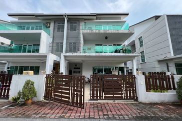 Freehold. Fully renovated. 1080 Residence. Kajang. 
