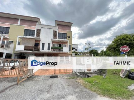 Corner lot. Bukit Saujana. Bandar Saujana Utama. Sungai Buloh. , Selangor, Sungai Buloh
