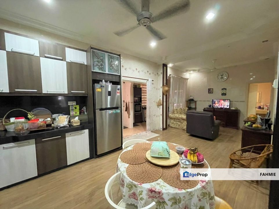 Fully renovated. Jalan Kristal. Seksyen 7. Shah Alam. , Selangor, Shah Alam