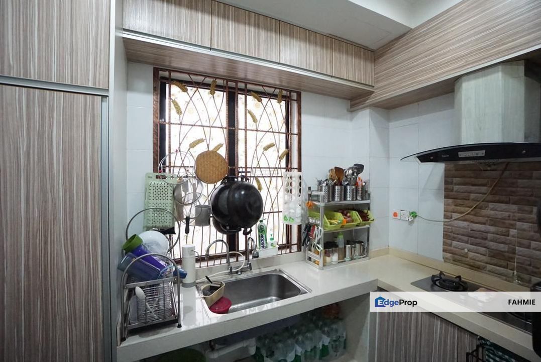 Corner lot. Fully renovated. D7 Seksyen 7. Bandar Baru Bangi. , Selangor, Bangi