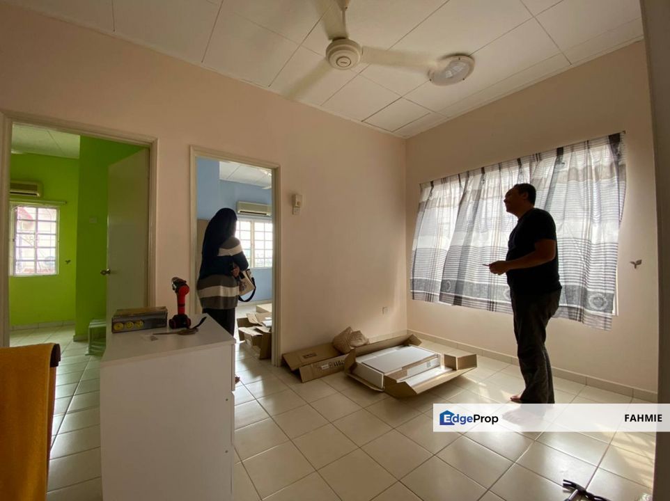 End lot. Freehold. Taman Bukit Setiawangsa. , Kuala Lumpur, Taman Setiawangsa