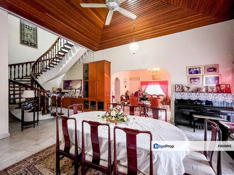 Huge land area. Seksyen 1. Bandar Baru Bangi. , Selangor, Bangi