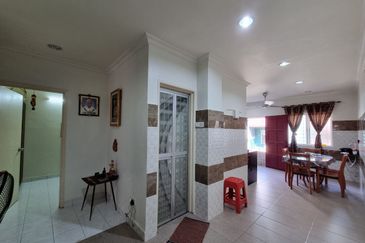Freehold. Fully renovated. Taman Bukit Subang. Shah Alam. 