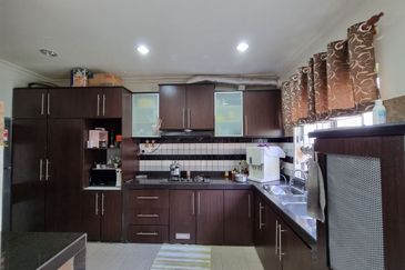 Freehold. Fully renovated. Taman Bukit Subang. Shah Alam. 