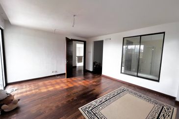 Corner lot. Non bumi lot. Huge land area. Laman Permai. Subang Bestari.