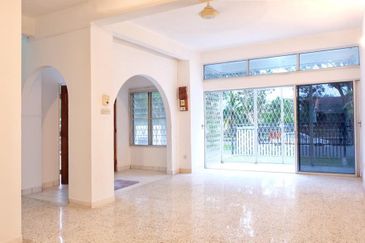 Freehold. Not facing other house. Taman Melawati. 